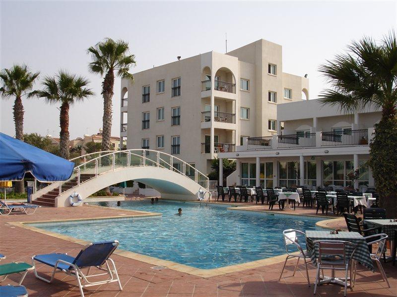 Paramount Hotel Apartments Protaras Exteriör bild