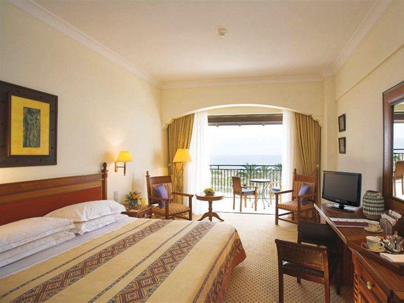 Paramount Hotel Apartments Protaras Exteriör bild