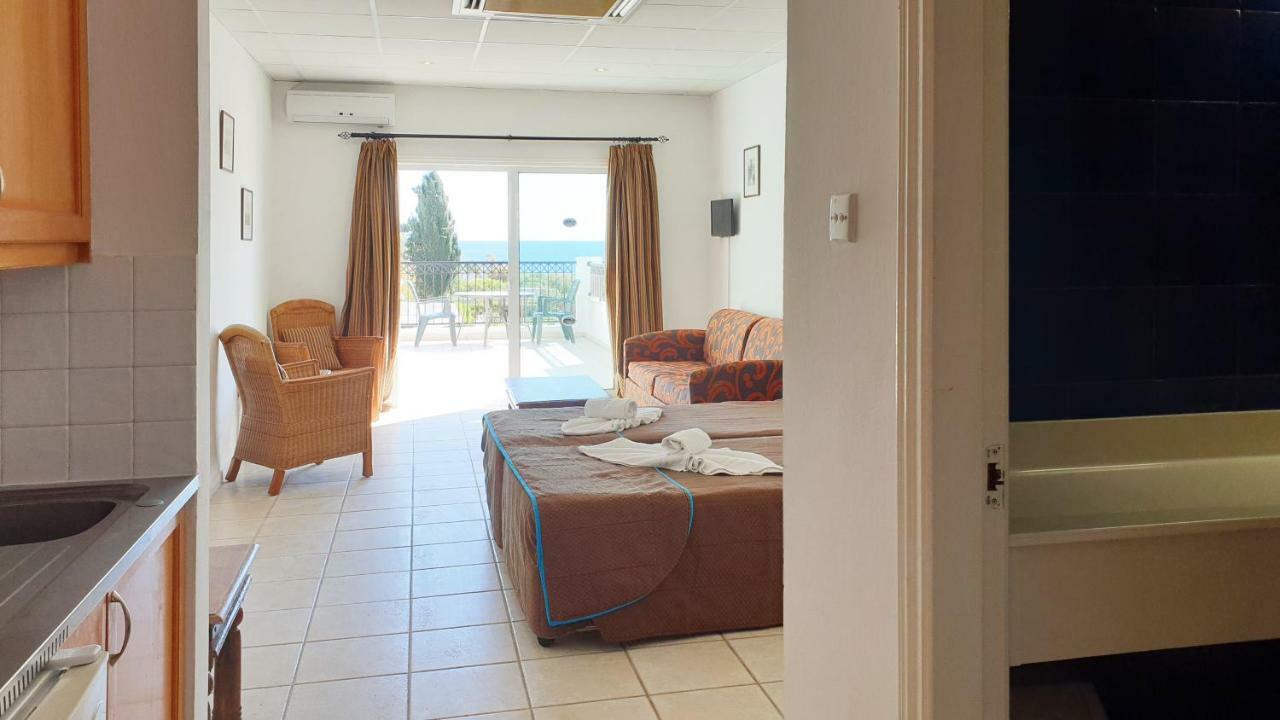 Paramount Hotel Apartments Protaras Exteriör bild