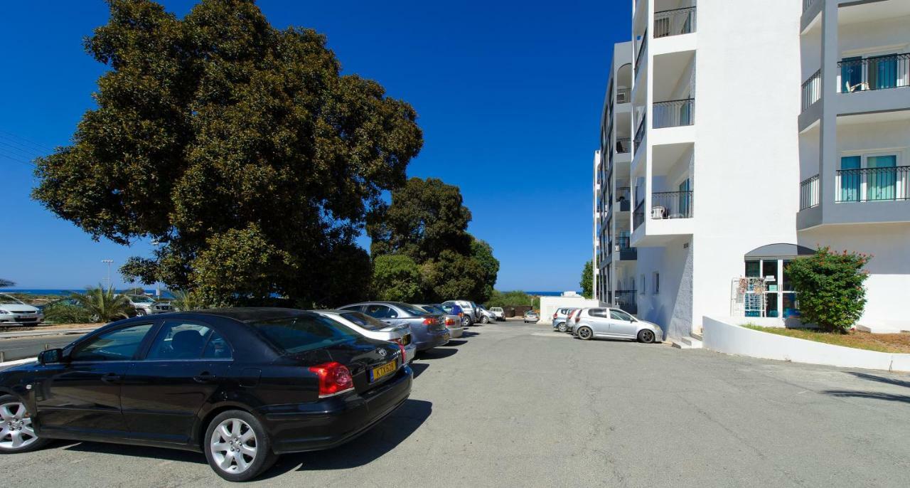 Paramount Hotel Apartments Protaras Exteriör bild