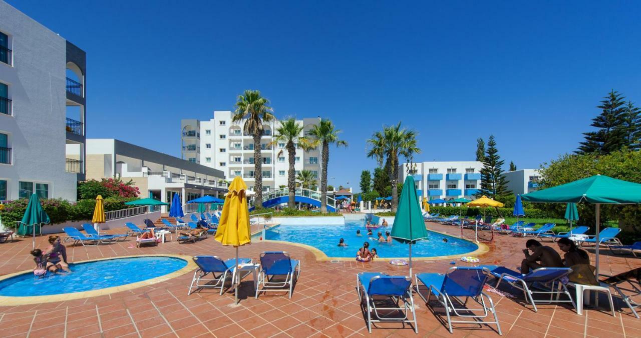 Paramount Hotel Apartments Protaras Exteriör bild