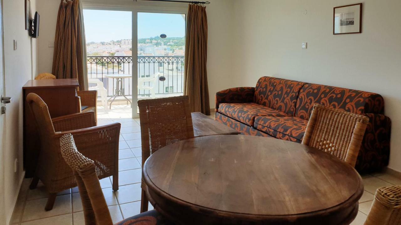 Paramount Hotel Apartments Protaras Exteriör bild